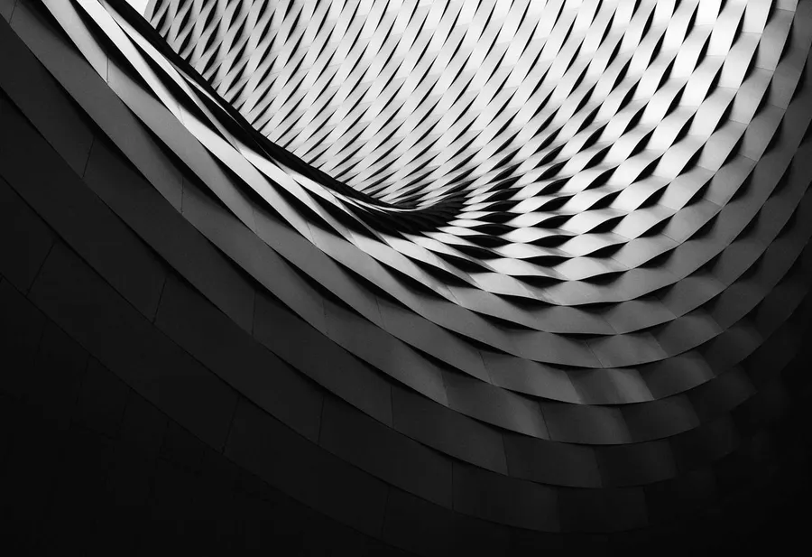 從大眾運輸車窗看見的首爾夜街。